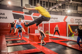 Tarnowskie Góry Atrakcja Trampoliny JumpWorld Park Trampolin